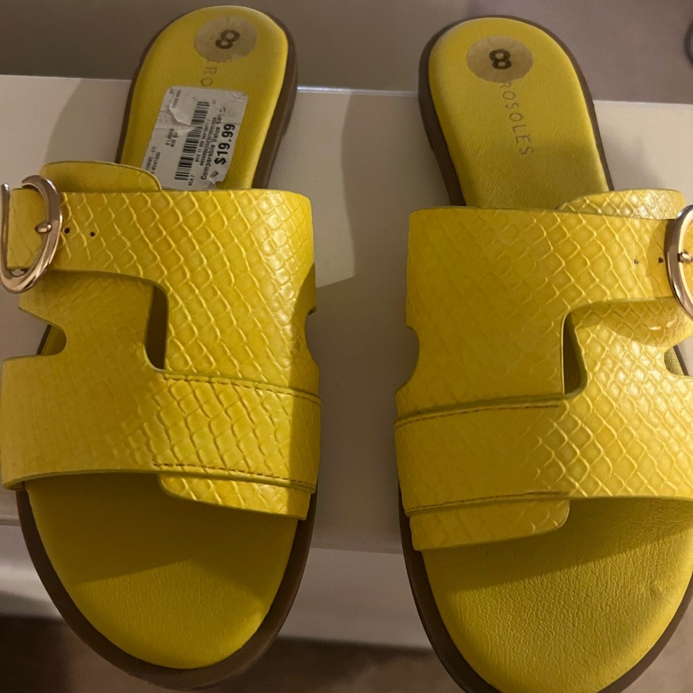 AEROSOLES Yellow Snake-Embossed Slide Sandals